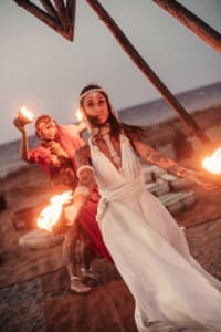 DJ set e performance live al The Sanctuary Eco Retreat in Itria Valley – musica e vibrazioni sotto il cielo stellato, dove ritmo e anima si incontrano in notti indimenticabili