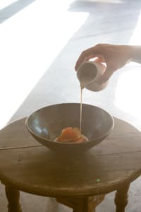 Gastronomic Experience al The Sanctuary Eco Retreat Milano – piatto gourmet curato dallo chef in un ambiente raffinato che unisce natura e creatività culinaria